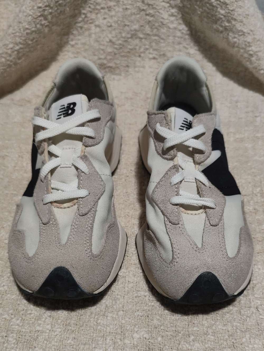 New Balance Cream, Beige & Black Low-Profile Runner / Women's size 7